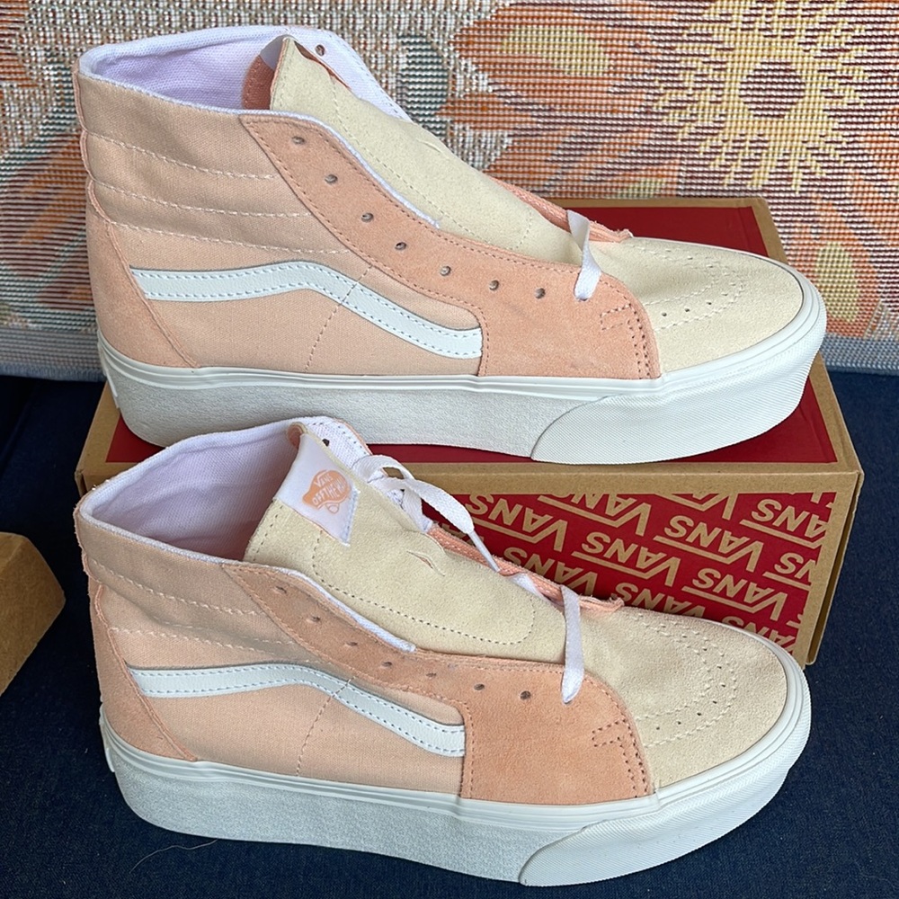 Vans Men’s Sk8-Hi Tapered Stacd
Color Block Peach
VN0A5JMKBOD
Platforms Sneakers - Picture 3 of 16